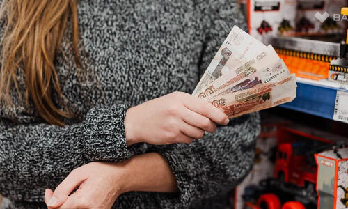 Россиянам подняли минимальную зарплату: новый размер с 2025 года, на что повлияет