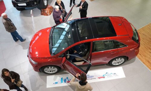 Банковские комиссии автодилеров начали сокращаться из-за роста процентных ставок